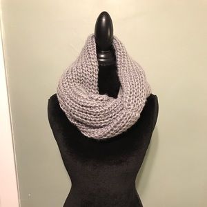 H&M Chunky Infinity Scarf